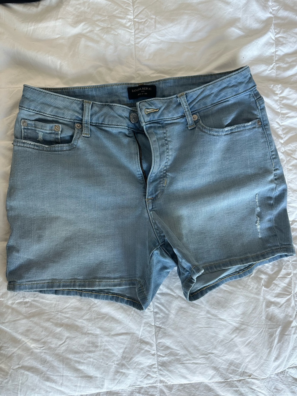 Banana Republic Curvy 4” Light Blue Denim Shorts